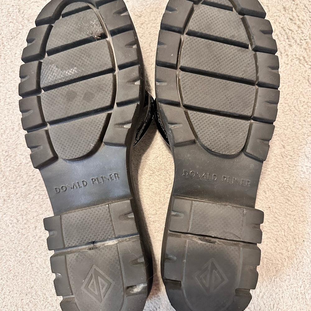 Donald J. Pliner Y2K inspired Black Patent Slide Sandals stack heel Size 6 - Picture 5 of 5